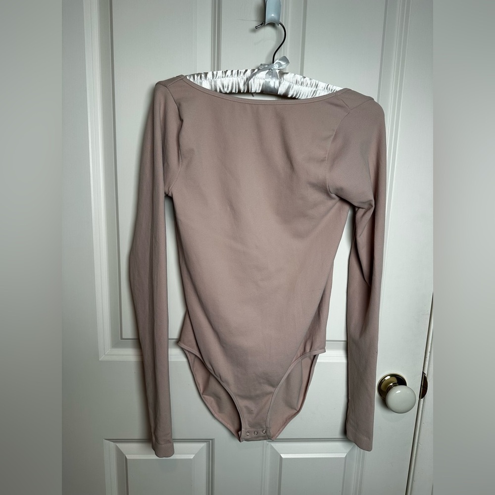 Free People Long Sleeve Bodysuit in Soft pink Taupe